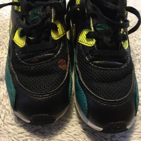 Nike shoes - Picture 3 of 6